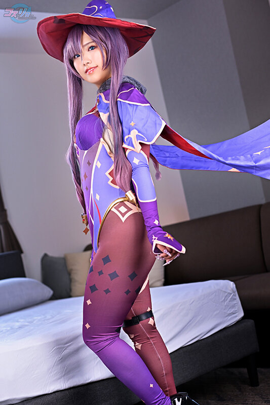 ファンで性欲満たす痴女コスプレイヤー。ファンの家に突撃セックスで神対応。_1