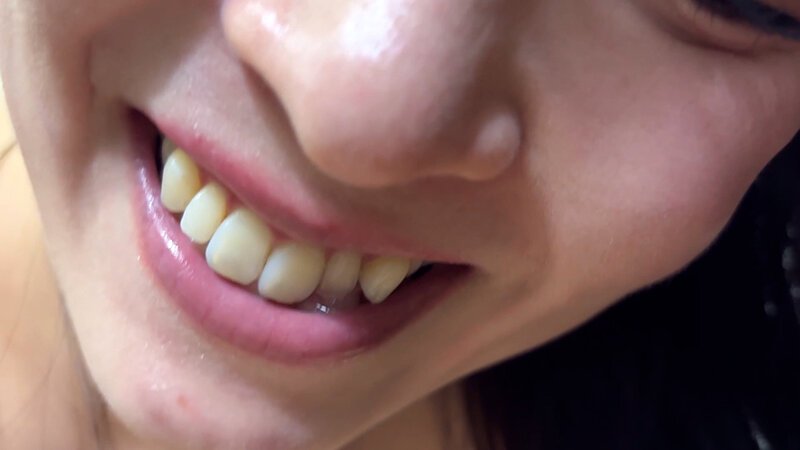 ももなちゃんが上半身裸で濃厚鼻フェラ_19