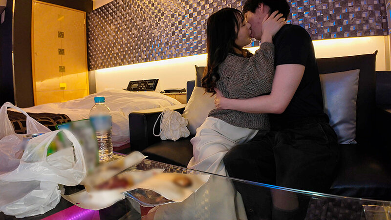 出張と嘘をついて会ってくれたバリキャリOL吉澤友貴とミッドナイトW不倫で夜から朝にかけて精飲と中出しを何度もしてお泊りすっぴん美人を独り占めした_7