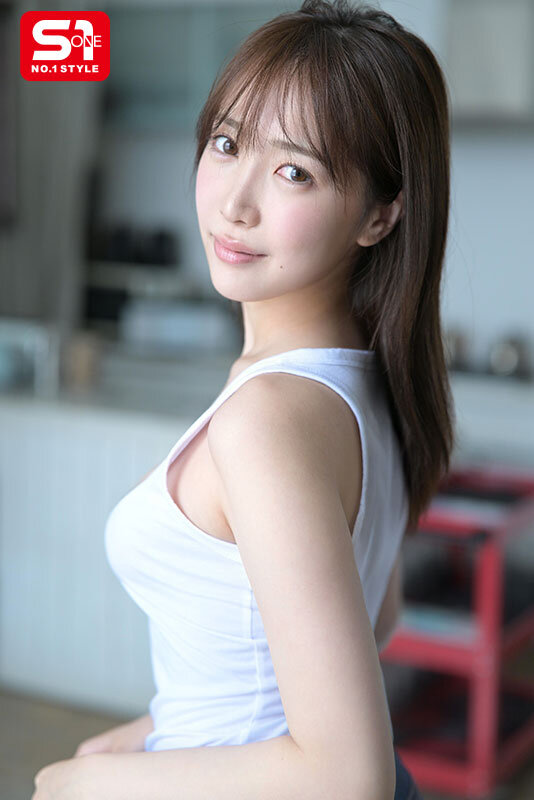 あの話題の超庶民お姉ちゃん、一歩イイオンナ感。人生初めて尽くし性交で絶頂イキまくり初体験3本番 鈴木希_0