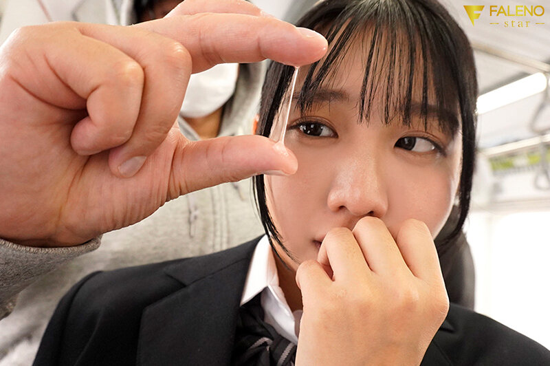 毎朝の通学で股間を弄られM覚醒させられた相手は… 浜辺やよい_1