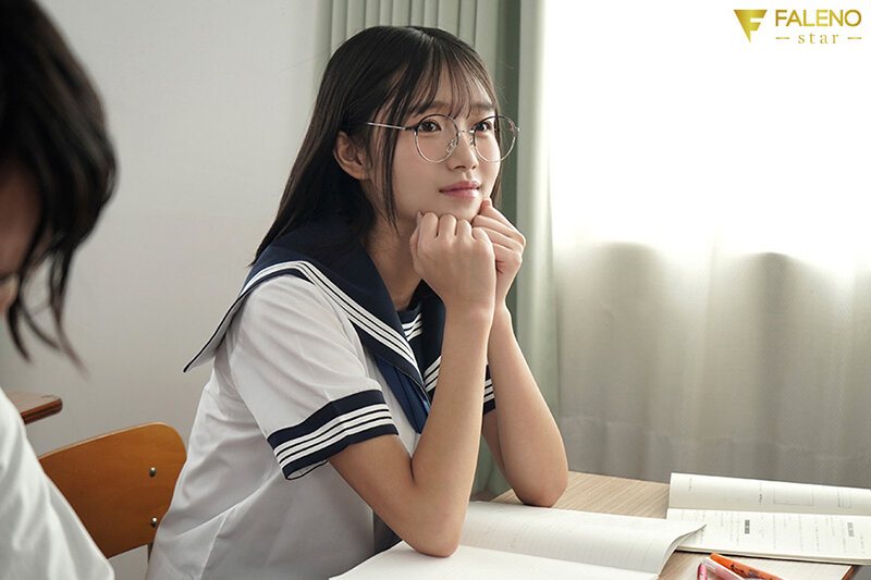 真面目で大人しい教え子のエスカレートするパンチラ誘惑に負けて放課後ラブホで 滅茶苦茶セックスした…。 生田さな_0